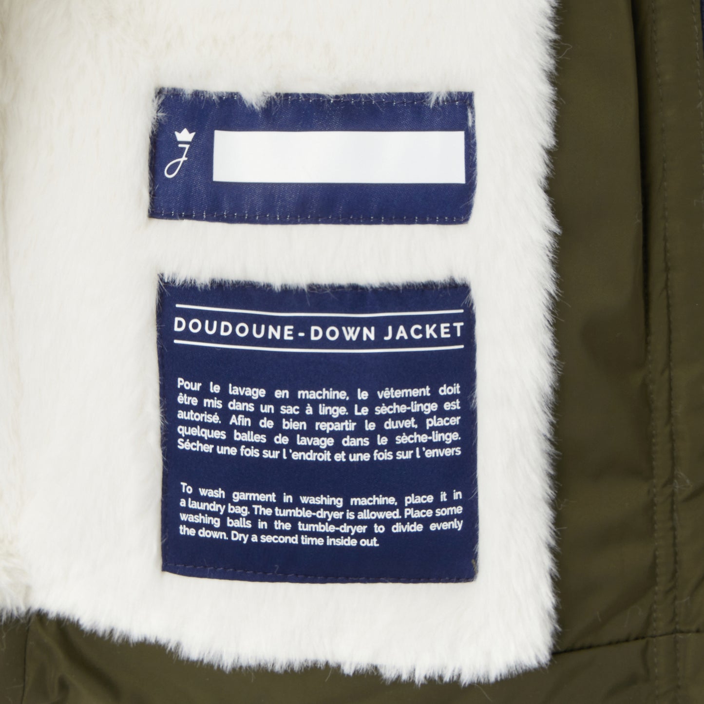 フェイクファー裏地付きダウンコート