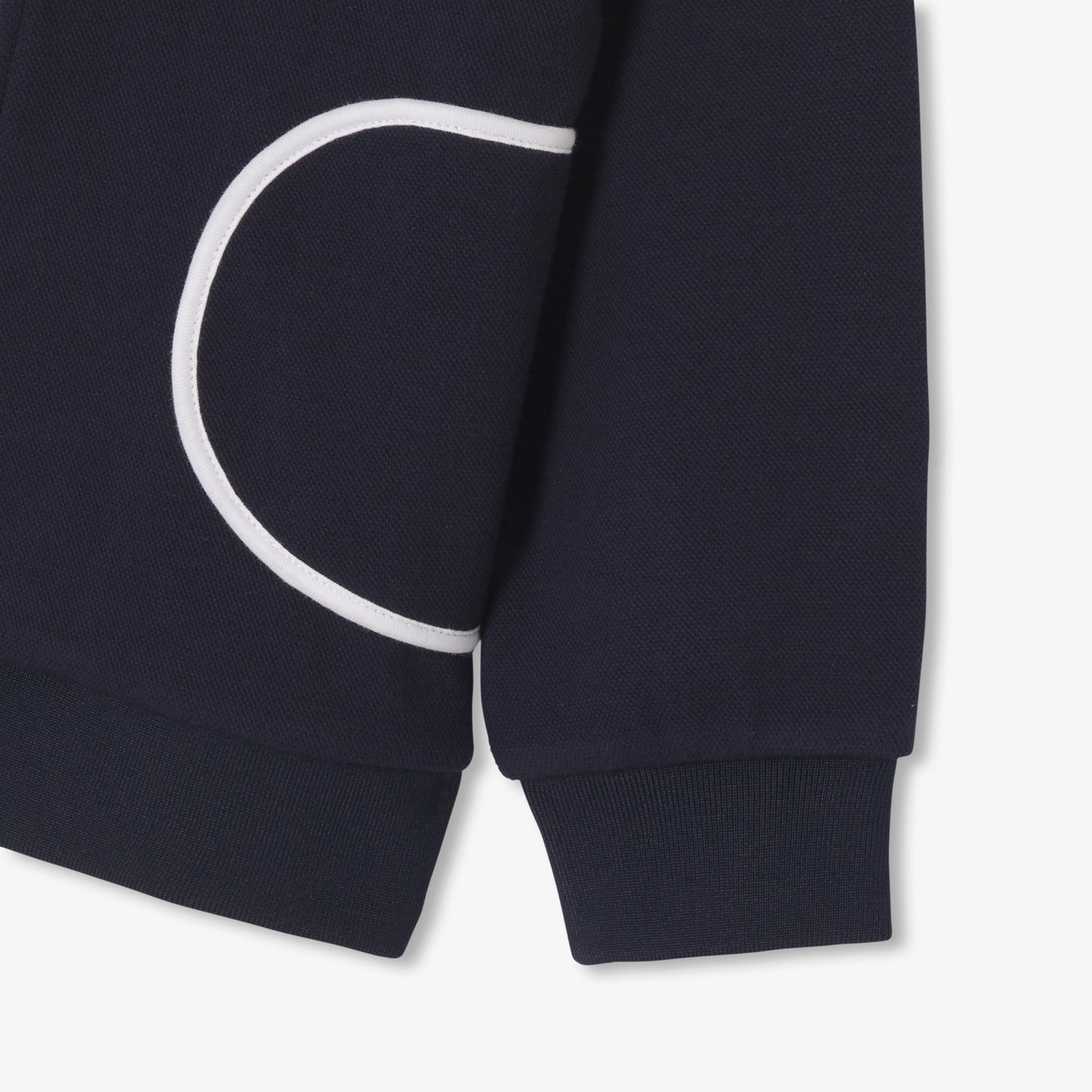 パッチポケット付きジップアップスウェット