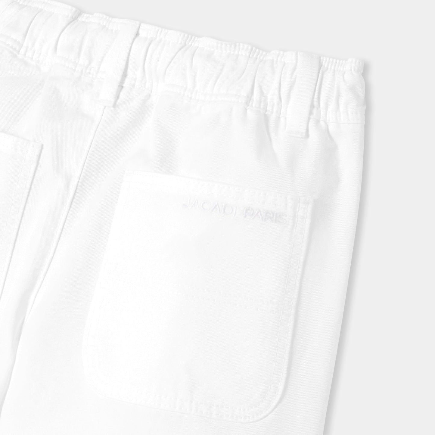 バミューダショートパンツ