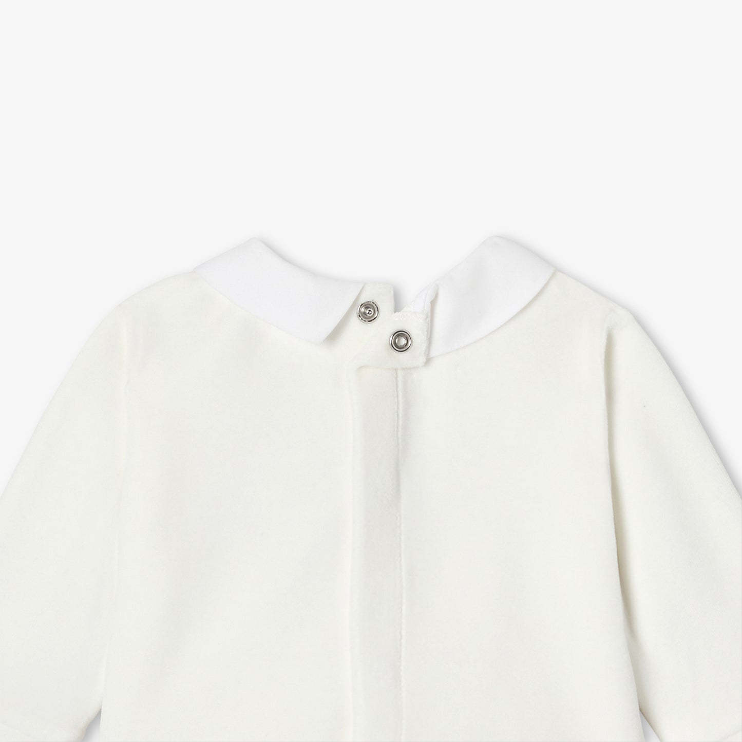 手刺しゅう入りアンサンブル