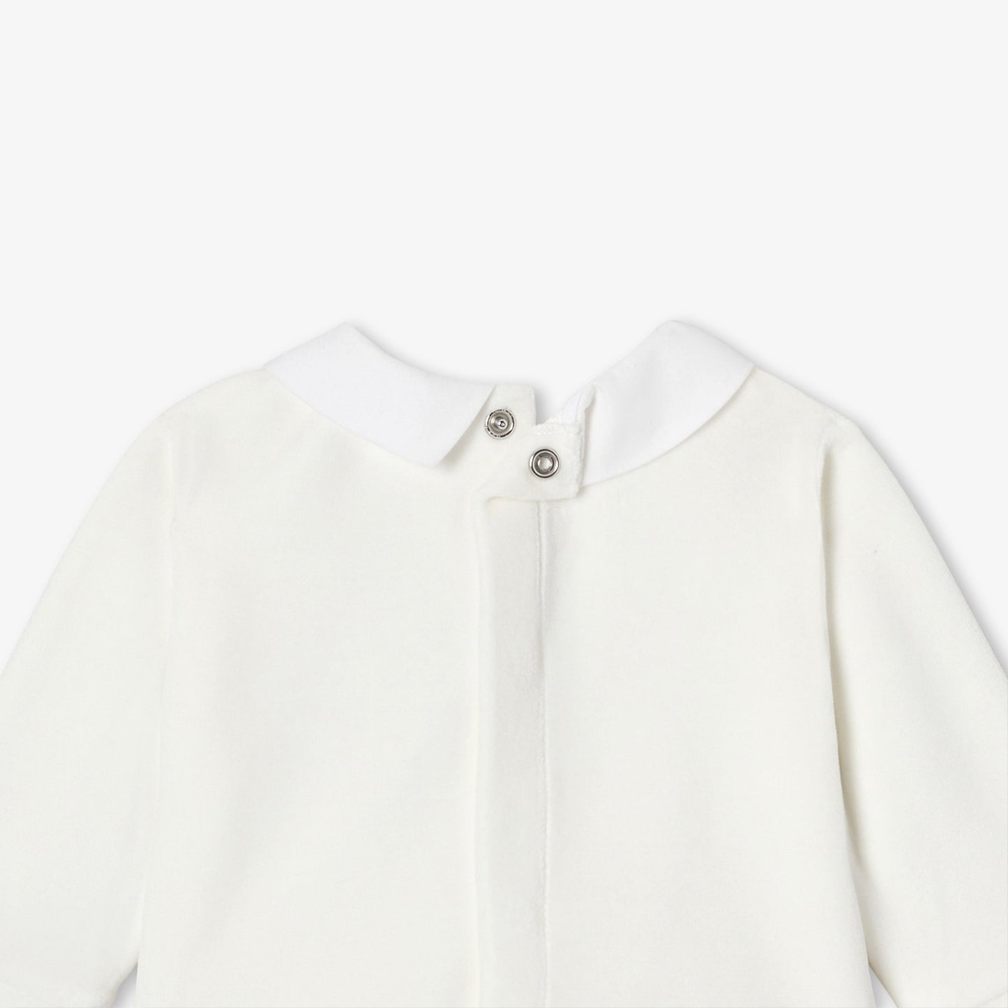 手刺しゅう入りアンサンブル