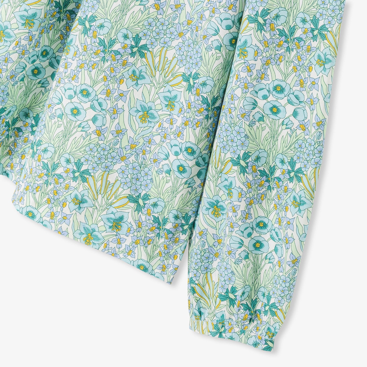 リバティプリントブラウス