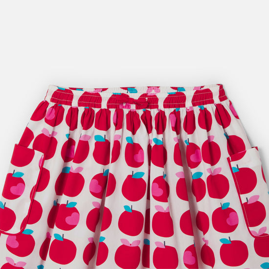 リンゴ柄スカート