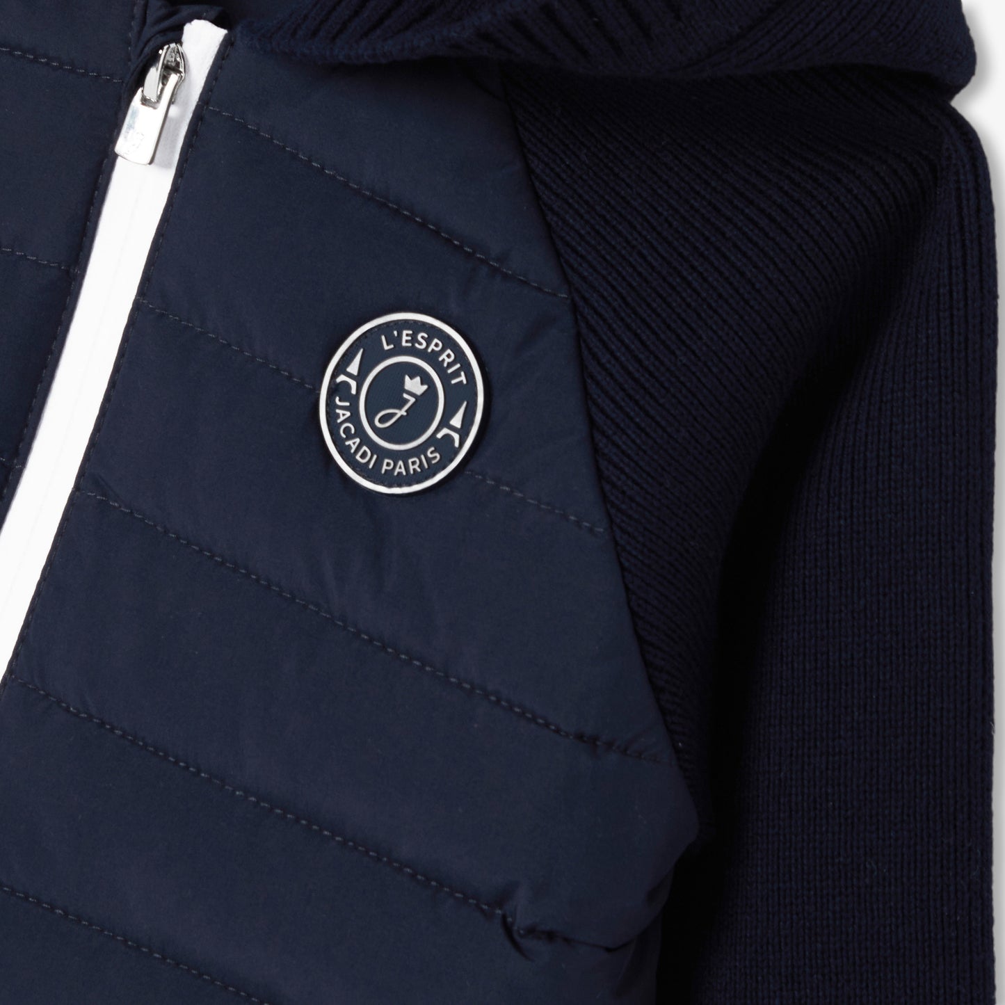 ロゴ付きジップアップパーカー