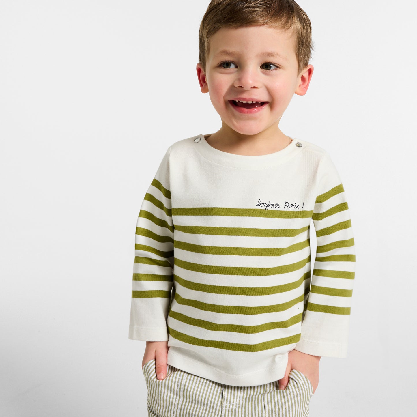 刺しゅう入りトップス