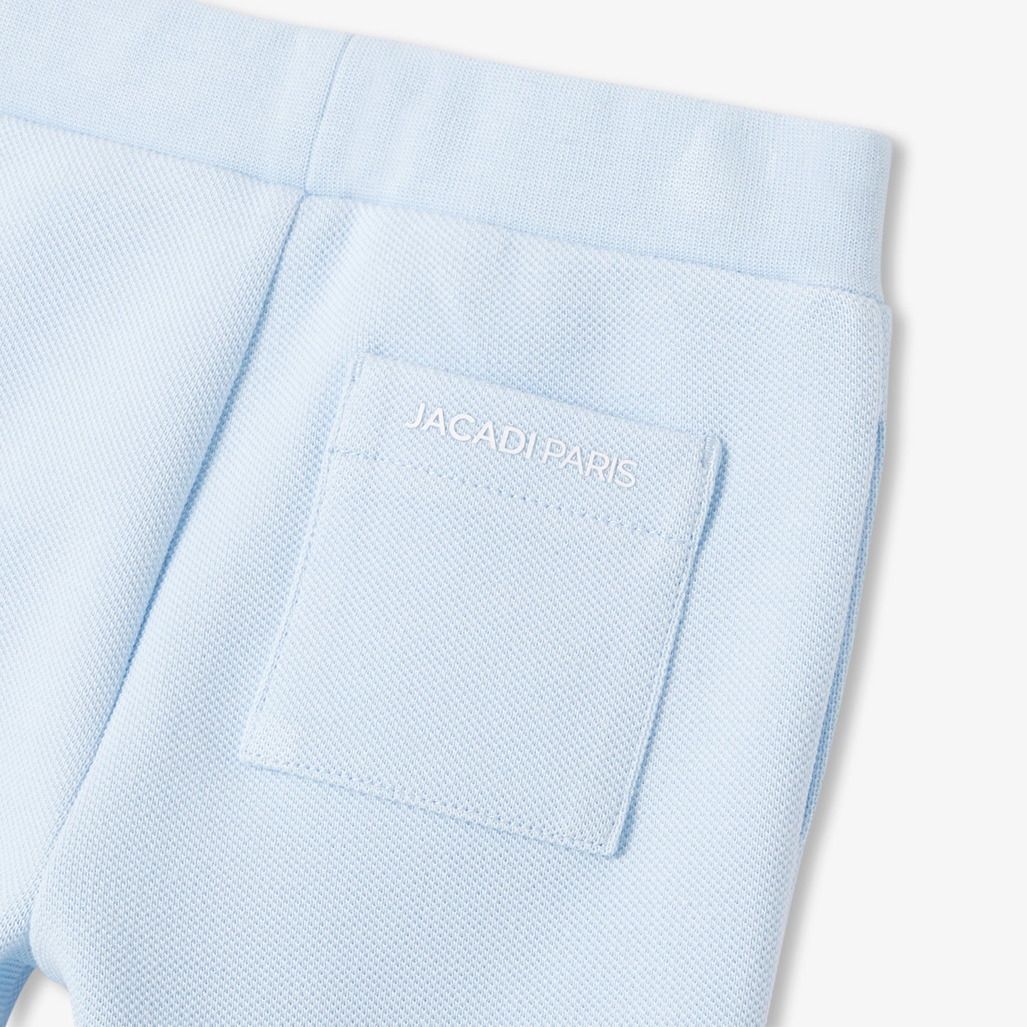 テーパードシルエットパンツ