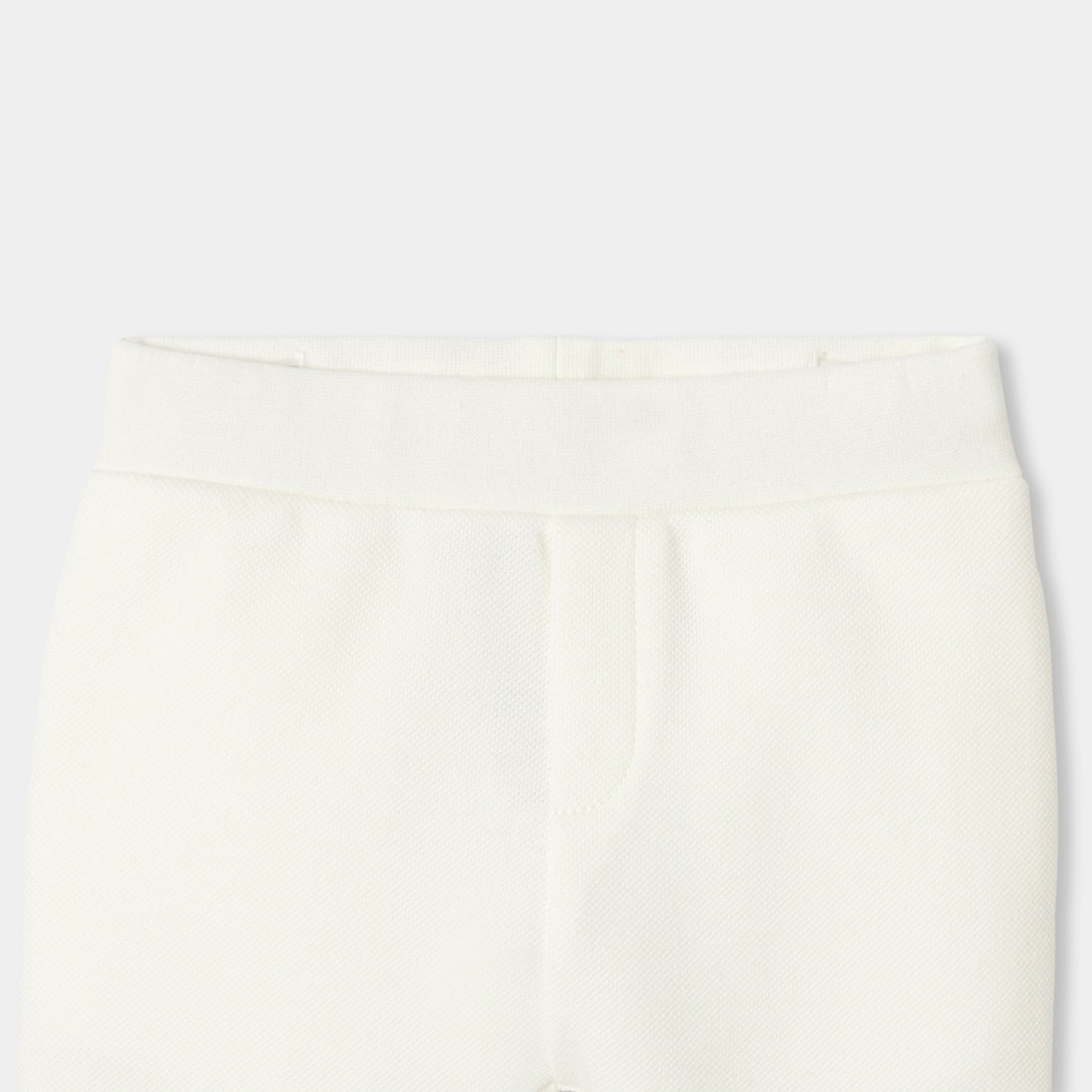 テーパードシルエットパンツ