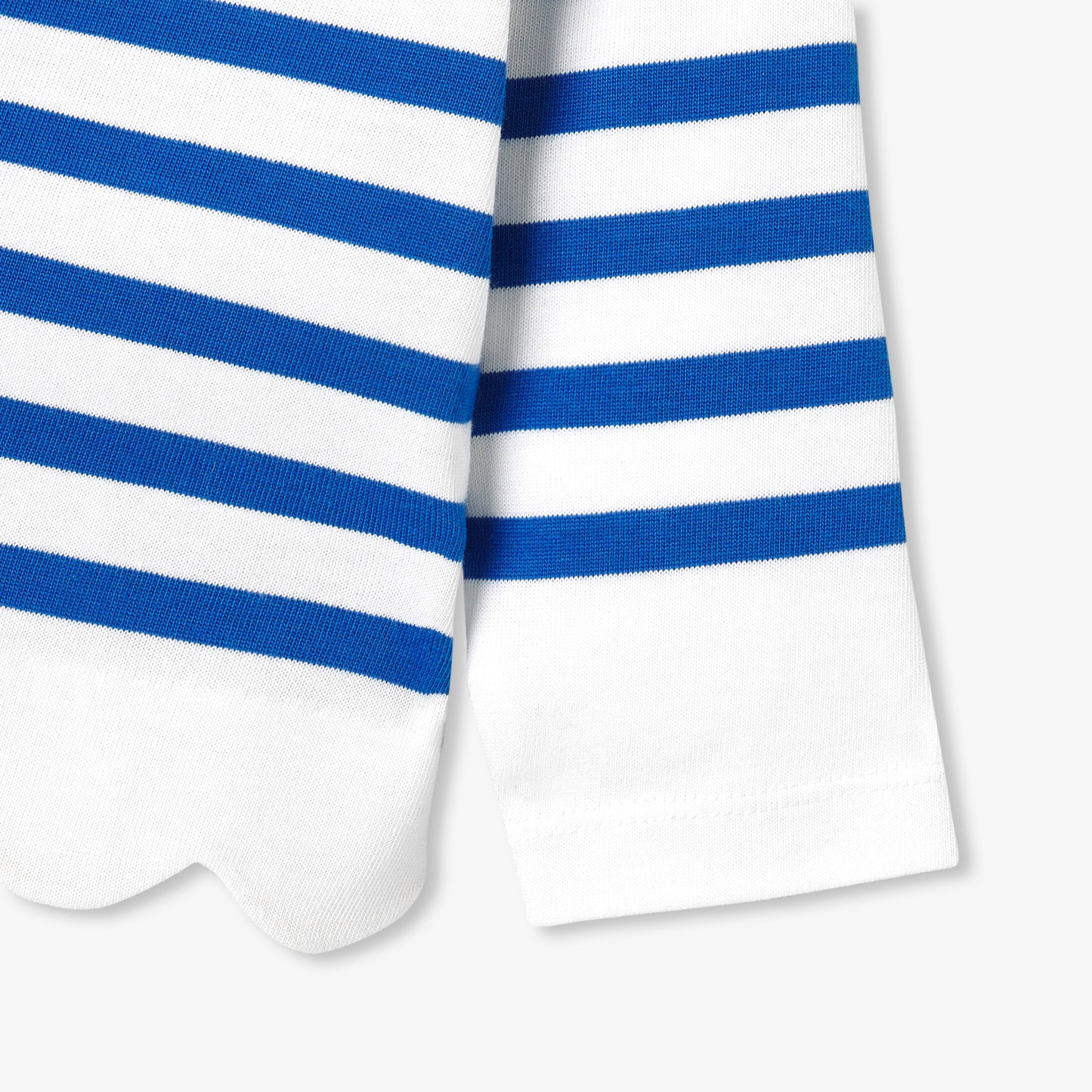 長袖Tシャツ