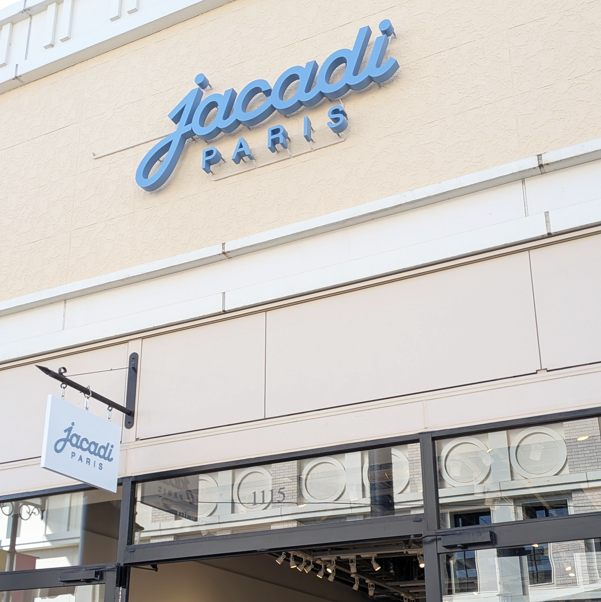 ジャカディ 三田プレミアム・アウトレット店
